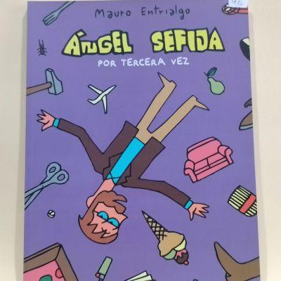 comic angel se fija